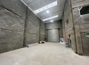 Bodega comercial · 410m² · 4 Estacionamientos · Bodega Industrial en Independencia