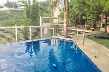 Casa · 772m² · 5 Recámaras · 6 Estacionamientos · Casa en Venta en Valle con Alberca, Cancha de Basquet, Fut y Tennis