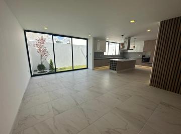 Casa en condominio de 4 habitaciones, San Andrés Cholula · Casa en Venta de 4 Recámaras en Lomas de Angelópolis, Vista a Área Verde!