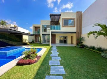 Casa · 415m² · 5 Recámaras · 3 Estacionamientos · Casa en Residencial Lomas de Vista Hermosa en Venta Cuernavaca.