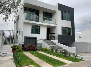 Casa en condominio de 4 habitaciones, Zapopan · Hermosa Casa en Diana Natura