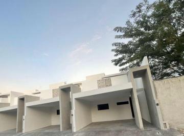 Casa de 3 habitaciones, Mérida · Townhouse de 3 Recámaras, Sin Amueblar, con Alberca, en Zona Norte.
