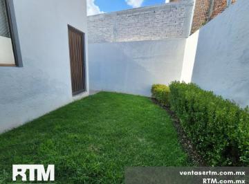 Casa · 268m² · 4 Recámaras · 2 Estacionamientos · Se Vende Casa de 4 Habitaciones en Lomas 4ta