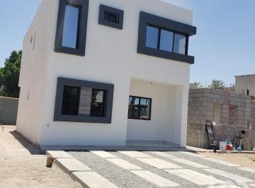 Casa · 104m² · 3 Recámaras · 2 Estacionamientos · Casa en Venta Quintas del Rey, Mexicali.