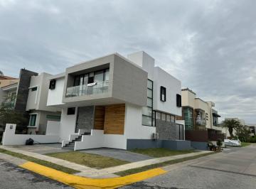Casa en condominio de 4 habitaciones, Zapopan · Casa en Renta en Jardín Real, Zapopan, Jalisco.
