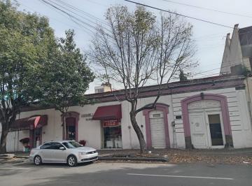 Edificio · 572m² · 1 Recámara · 20 Estacionamientos · En Venta Edificio o Terreno Uso de Suelo Habitacional y Comercial Chc200a Centro Toluca, Estado de m