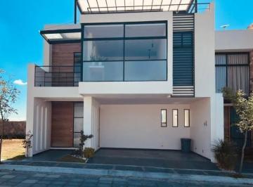 Casa · 235m² · 3 Recámaras · 2 Estacionamientos · Casa en Venta - (4)