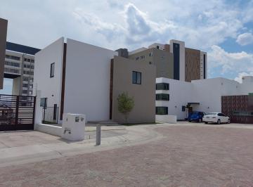 Casa en condominio · 226m² · 4 Recámaras · 2 Estacionamientos · Casa en Venta en Cañadas del Lago