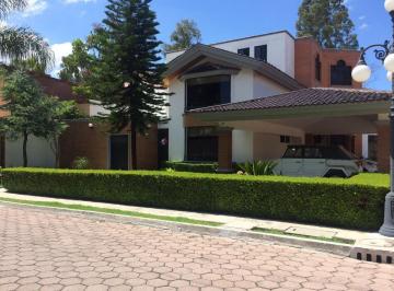 Casa · 421m² · 5 Recámaras · 3 Estacionamientos · Casa en Venta en El Campanario San Pedro Cholula
