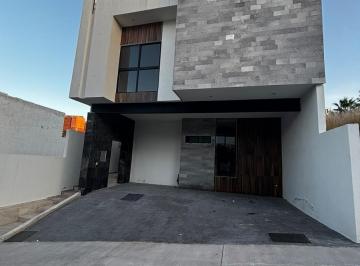 Casa · 333m² · 4 Recámaras · 2 Estacionamientos · Casa en Monterra