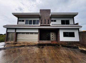 Casa de 4 habitaciones, Medellín · Casa en Venta en Fraccionamiento Las Palmas | Arlette Flores Inmobiliaria