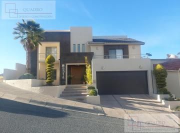 Casa · 488m² · 4 Recámaras · 2 Estacionamientos · Lomas del Valle I Excelente Residencia