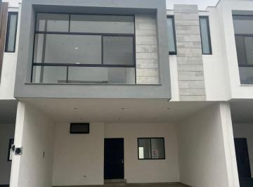 Casa · 213m² · 3 Recámaras · 2 Estacionamientos · Casa en Venta en Altares Residencial Zona Santiago N. L. / Los Cavazos