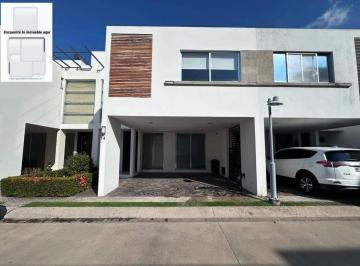 Casa · 216m² · 3 Recámaras · 2 Estacionamientos · Casa en Venta Privada Domus Residencial
