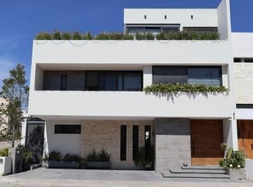 Casa de 3 habitaciones, Querétaro · Doble Altura, Amplio Jardín, Vapor - La Vista Residencial