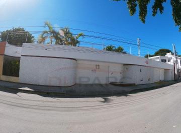 Casa de 3 habitaciones, Carmen · Casa Amueblada en Renta Calle 36 X Av Castellot