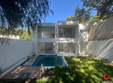 Casa · 230m² · 4 Recámaras · 2 Estacionamientos · Estrena Casa Moderna en Lomas de Cuernavaca - en Venta