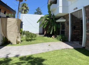Casa · 393m² · 3 Recámaras · 2 Estacionamientos · Casa en Fuentes del Santuario