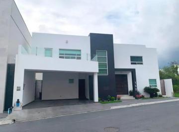 Casa · 280m² · 3 Recámaras · 3 Estacionamientos · Casa en Venta / Zona Sur/ Carretera Nacional