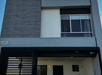 Casa de 3 habitaciones, Apodaca · Magnifica Casa de 3 Niveles en Nuevo Fraccionamiento en Apodaca!