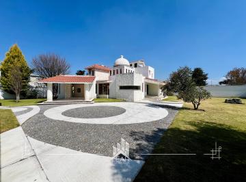 Casa de 4 habitaciones, Metepec · Casa en Venta y Renta con Jardín de 550 m² en Metepec