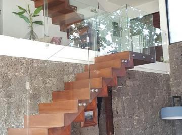 Casa · 400m² · 4 Recámaras · 3 Estacionamientos · Casa en Venta en Cañadas del Lago con Vista