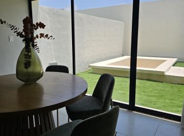Casa · 145m² · 2 Recámaras · 2 Estacionamientos · Casa en Venta en Dzitya con Alberca, Privada Moratta