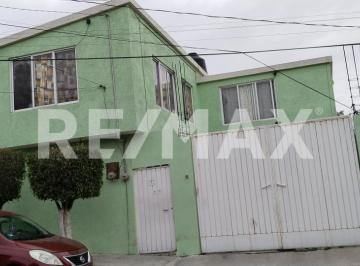 Casa · 200m² · 4 Recámaras · 3 Estacionamientos · Cas en Venta en Calle Rosa Rustica, Cuautitlan Izcalli Estado de México. - (4)