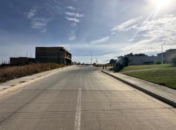 Terreno / Lote · 200m² · Terreno en Valle Imperial