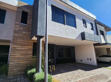Casa de 3 habitaciones, Morelia · Casa en Venta Jacarandas II