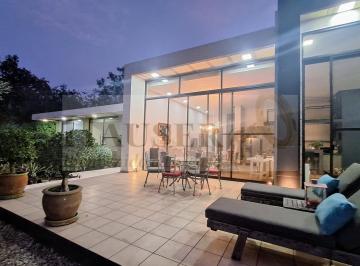 Casa de 3 habitaciones, Tepoztlán · Casa de un Nivel con Hermosa Vista en Tepoztlan