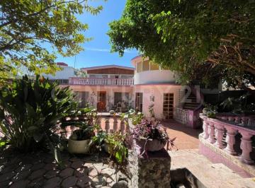 Casa · 335m² · 6 Recámaras · 5 Estacionamientos · Casa en Venta en Col. 3 de Mayo, Emiliano Zapata Morelos