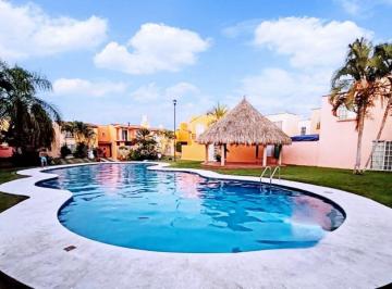 Casa de 3 habitaciones, Emiliano Zapata · Bonita Casa Ampliada con Terreno Excedente