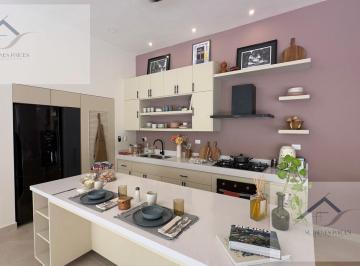Casa · 289m² · 3 Recámaras · 2 Estacionamientos · Casa en Pueblo Cholul