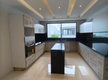 Casa · 503m² · 4 Recámaras · 4 Estacionamientos · Casa en Venta, Tecamachalco