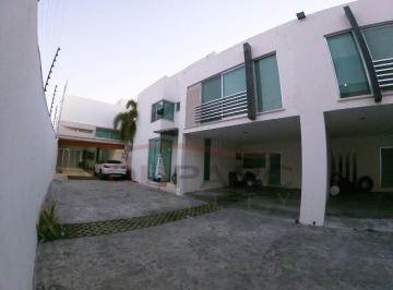 Casa de 3 habitaciones, Carmen · Casa en Renta Semi Amueblada en Privada 51, Ciudad del Carmen