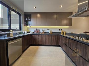 Casa · 174m² · 3 Recámaras · 2 Estacionamientos · Casa Equipada en Venta, a un Lado de Lomas del Campanario Norte Qro