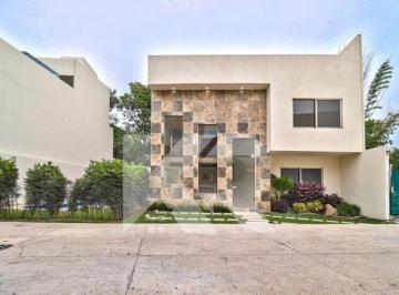Casa en condominio de 3 habitaciones, Cuernavaca · Venta de Casa Nueva con Alberca y Roof Garden en Lomas de Cuernavaca