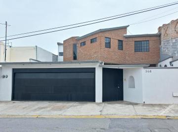 Casa de 5 habitaciones, Saltillo · Casa en Venta en Col. Latinoamericana