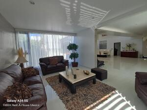 Casa de 4 habitaciones, Querétaro · Venta - Campanario Norte. Casa, 4 Recamaras, Cuarto de Servicio, Area de Tv