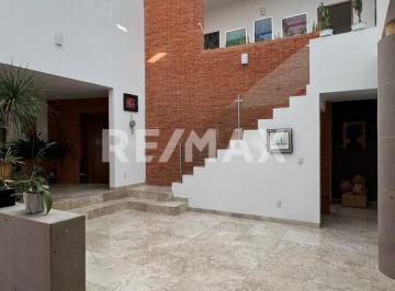 Casa · 580m² · 4 Recámaras · 5 Estacionamientos · Casa en Venta El Campanario Rcv - Ae
