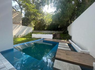 Casa de 4 habitaciones, Cuernavaca · Casa con Alberca y Seguridad
