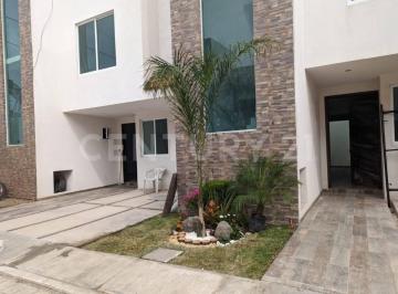 Casa en condominio · 166m² · 4 Recámaras · 2 Estacionamientos · Casas en Venta en Conjunto Cerrado, Salida a Forjadores y Periferico