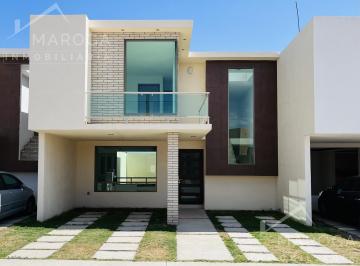 Casa · 172m² · 3 Recámaras · 2 Estacionamientos · Casas en Venta Fraccionamiento con Alberca Zonas Infantiles y Salón de Eventos 156 m²