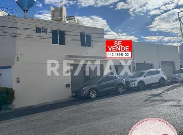 Edificio · 243m² · 2 Estacionamientos · #104 Venta Casa Comercial Candiles