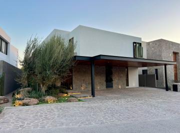 Casa de 4 habitaciones, Querétaro · Residencia de Autor con Acabados Premium - Altozano