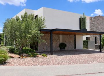 Casa de 4 habitaciones, Querétaro · Residencia de Autor con Acabados Premium - Altozano
