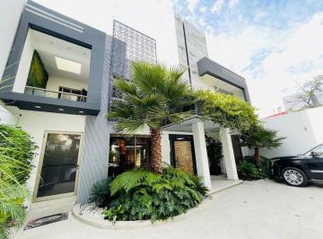 Casa de 4 habitaciones, Tlalpan · Casa en Venta en Jardines en La Montaña con Amplias Habitaciones y Jardín