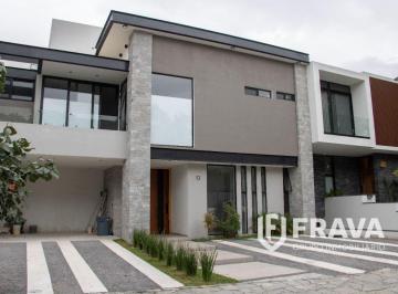 Villa de 3 habitaciones, Zapopan · Venta de Casa en Condominio Arauca II