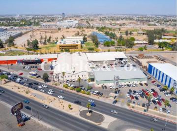Bodega comercial · 6900m² · 5 Estacionamientos · Bodega Industrial en Renta